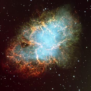 Der Krebsnebel ist der Überrest einer Supernova, die, Berechnungen zufolge und nach Vergleichen mit chinesischen und japanischen Überlieferungen, im Jahre 1054 am 4. Juli explodierte. Die Supernova war für einige Wochen selbst bei Tageslicht sichtbar. Im Zentrum befindet sich ein schnell rotierender Neutronenstern (Foto European Southern Observatory)